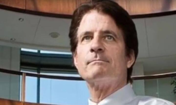 Andrew Beal (Banking), Firma: Beal Bank.
Youtube