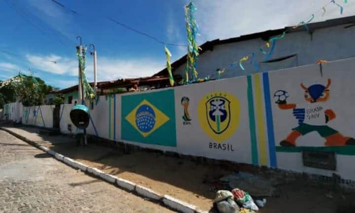 Auch an den Wänden wurden verschiedene Verzierungen angebracht.