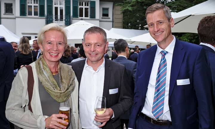Alice Sachova-Kleisli, Präsidentin, Schweizer Management Gesellschaft SMG;
Thomas Sieber, Verwaltungsratspräsident, Salt.;
Jon Erni, EPG Director, Microsoft Schweiz GmbH