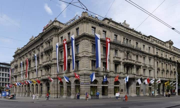 Welche Schweizer Aktien haben 2014 am besten abgeschnitten, welche am stärksten eingebüsst? Zu den grossen Verlierern im Leitindex SMI in diesem Jahr gehört die Credit Suisse: Bis heute büsste die Aktie rund sechs Prozent ein. Als ein Grund dafür gilt die vergleichsweise schwache Kapitalausstattung.