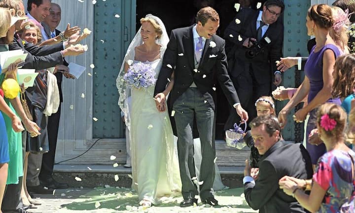 Platz 1: Familie Brenninkmeijer mit Wohnsitz in den Kantonen Zug, Zürich und Basel Land. Branchen: Textilhandel, Immobilien und Energie. Vermögen: 14,5 Milliarden Franken. (Bilder: Keystone/Bloomberg/ZVG)