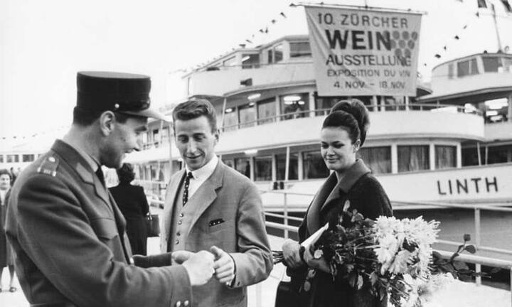 ... einem einzigen Schiff statt und weitete sich ...