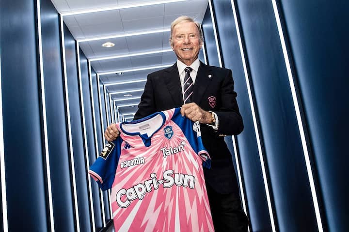 Hans-Peter WILD owner of Stade Francais present the new jersey of Stade Francais for the 2021/2022 season after the season opening press conference of the Stade Francais at Stade Jean Bouin on August 28, 2021 in Paris, France. (Photo by Baptiste Fernandez/Icon Sport via Getty Images)