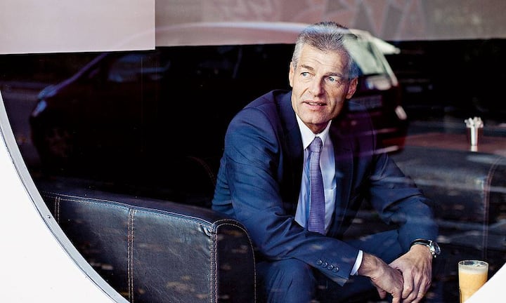 Heinz Karrer (54), scheidender CEO Axpo, heute Präsident Economiesuisse. «Es tut mir leid, aber ich kann nicht dienen mit dem viel beschworenen persönlichen Knick, der sich um 50 einstellen soll.»