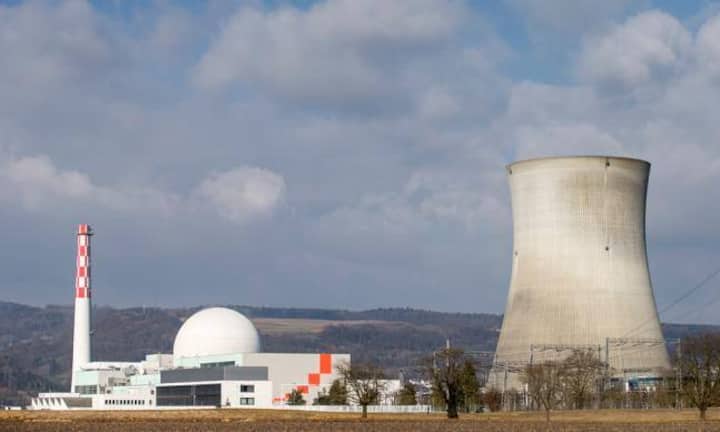 .... ein Verbot für den Neubau von Atomkraftwerken vor, aber keine Abschalttermine für die bestehenden AKW.