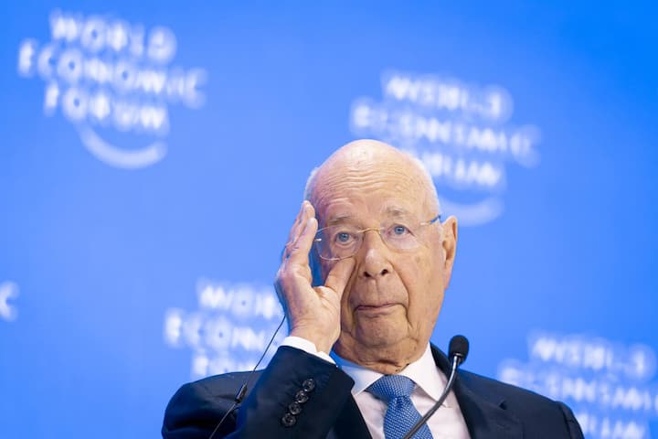 Klaus Schwab sieht die EZB-Präsidentin Christine Lagarde weiter als Wunschnachfolgerin.