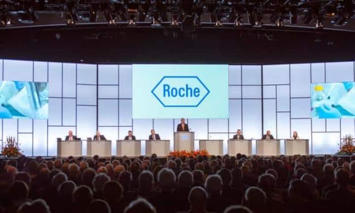 Roche: Der Pharmakonzern war Ende 2014 auf seinem höchsten Stand je Aktie – fast 295 Franken. Momentan erholt sich der Kurs vom Einbruch nach dem SNB-Entscheid am 15. Januar und liegt bei etwa 280 Franken. Das ist noch knapp 2 Prozent weniger vor der Aufgabe des Mindestkurses. Roche ist von der Gewichtung her die Nummer drei im SMI, der Anteil liegt bei 18 Prozent.