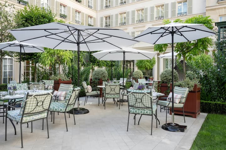 Platz 8 (Vorjahr: 5): Le Bristol, Paris