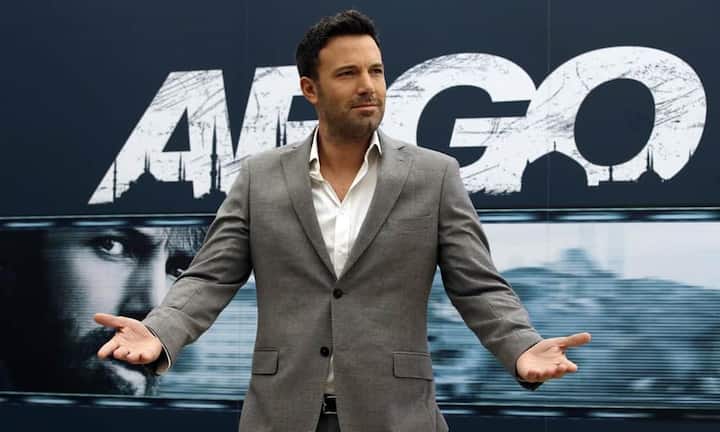 Platz 7: Ben Affleck. Nach dem perfekten Karriere-Start kam erstmal der Dämpfer - mittlerweile hat sich Affleck in Hollywood fest etabliert. Sowohl als Regisseur als auch als Schauspieler brilliert der Oscar-Gewinner. Die Einkünfte des neuen Batman-Darstellers werden auf 35 Millionen Dollar geschätzt.