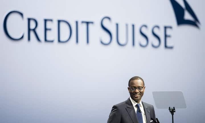 Platz 4: Tidjane Thiam, CEO Credit SuisseNoten: 10 - 8 - 6 - 9 // Gesamt: 33Der Börsenwert der CS beträgt im Verhältnis zum Buchwert mittlerweile 0,88 – ein deftiges Misstrauensvotum an die Bankführung unter CEO Thiam und Präsident Urs Rohner, welche die Anleger offenbar noch nicht von ihrer Neupositionierung haben überzeugen können.