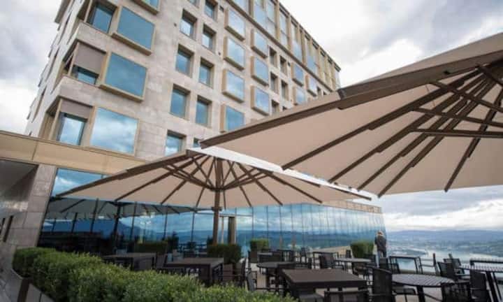 Das Ressort besteht aus einem Mix von historischen und modernen Gebäuden.