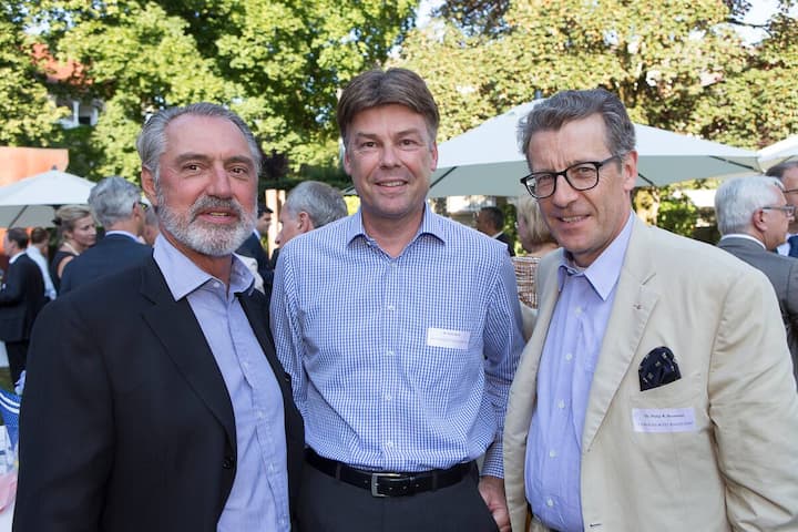 Adrian T. Keller, VR-Präsident DKSH; Felix Reiff, CEO, Bayer Consumer Care AG; Philip R. Baumann, Teilhaber, La Roche & Co. Banquiers
