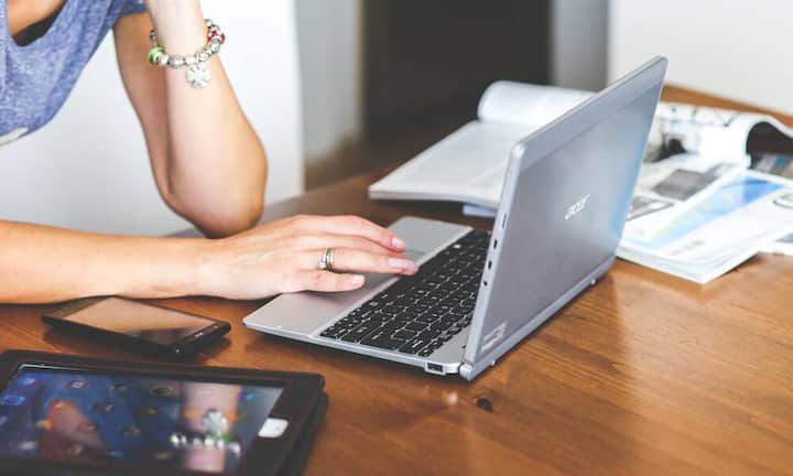 40 Investoren im Schweizer Immobilienmarkt wurden gefragt: «Welche Megatrends beeinflussen den Schweizer Immobilienmarkt im Jahr 2016 am meisten?»Die «Informationstransparenz durch Onlineportale» halten die Befragten am seltensten fĂŒr einen einflussreichen Trend. 10 Prozent stimmten der Aussage zu, 29 Prozent wenigstens teilweise*.* Mehrfachnennungen bei den Antworten waren möglich.