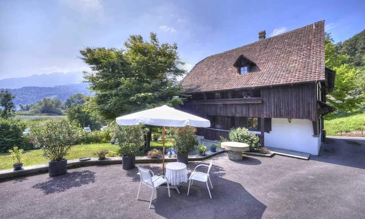 Gut 1000 Quadratmeter Grundstücksfläche gehören zum Objekt.