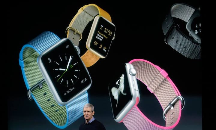 Die grosse Hoffnung des Techriesen steckte 2015 in der Apple Watch. Um die Verkaufszahlen der Smartwatch macht Apple ein grosses Geheimnis, so werden sie nicht separat ausgewiesen, sondern mit anderen Produkten zusammen. Gegen die Konkurrenz konnte sich die Uhr zwar behaupten, sie ist wohl Marktführer. Doch Analysten zeigen sich enttäuscht von den Verkaufszahlen und rechnen damit, dass diese nach einem kurzen Anstieg schon wieder abnehmen.