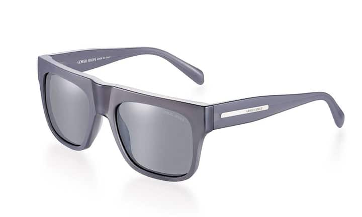 Giorgio Armani - ModernDiese Sonnenbrille mit grauer Fassung aus Acetat wird in mehreren Farben vom italienischen Luxuslabel angeboten. Das Logo mit Metall-Schriftzug befindet sich seitlich am Bügel.Preis: 263 Franken