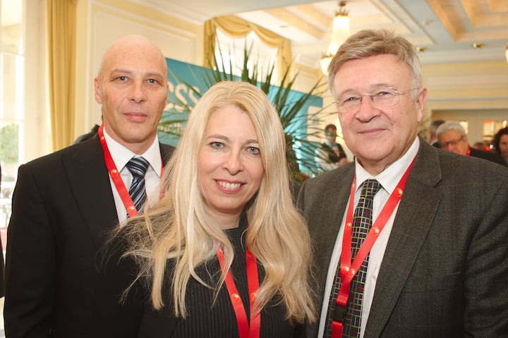 Daniel Rüetschi, Firstcom Group GmbH; Carolina Rüetschi, Firstcom Group GmbH; Albrecht Rychen, Verwaltungsratspräsident, VISANA