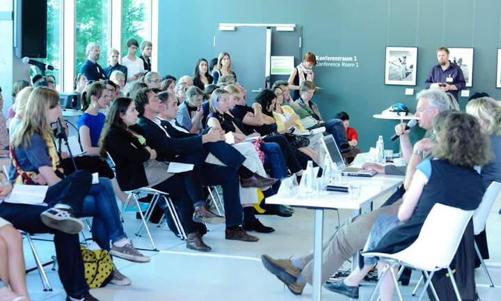 4. Vergessen Sie Seminare und Workshops. Manche Coaches vermarkten nebenbei ihre eigenen Veranstaltungen. Wer das tut, verdient Ihr Vertrauen nicht.