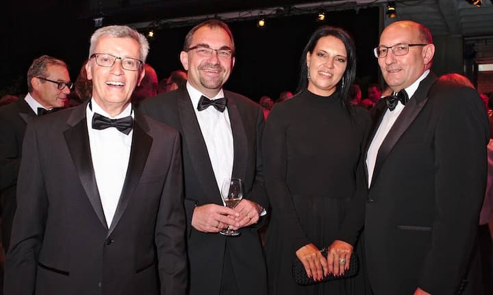 Ivo Furrer, CEO Schweiz Swiss Life;
Kurt Schär, Inhaber, Herzroute AG;
Rebecca Zuber, COO HRS Real Estate AG;
Martin Kull, CEO, HRS Real Estate AG