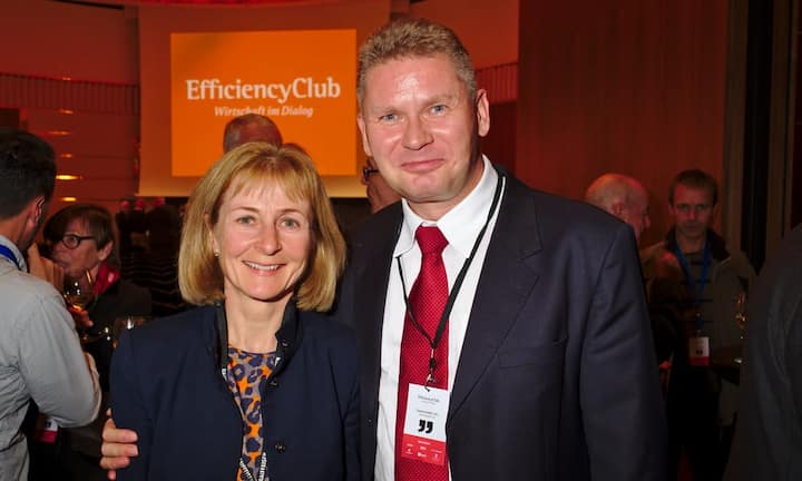 Irene Rütter, Bank Vontobel AG;
Urs Sommerhalder, Bank Vontobel AG