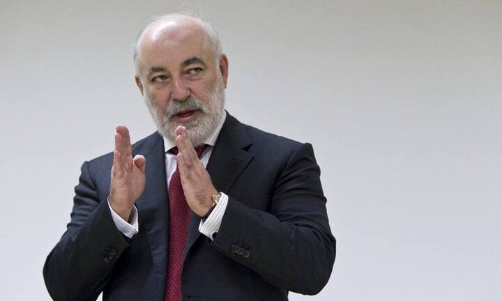 Die grössten Auf- und Absteiger der 300 Reichsten in der Schweiz im Überblick. Absteiger Platz 3: Viktor Vekselberg. Branche: Beteiligungen. Verlust von einer Milliarde Franken. Der Russe verlor allein mit seinen Schweizer Investments über 400 Mio. Franken. Noch grösser ist das Minus aber auf seinen russischen Beteiligungen. Vermögen: 11-12 Mrd.Keystone
Alles zu den 300 Reichsten der Schweiz finden Sie in der goldenen BILANZ - jetzt am Kiosk!