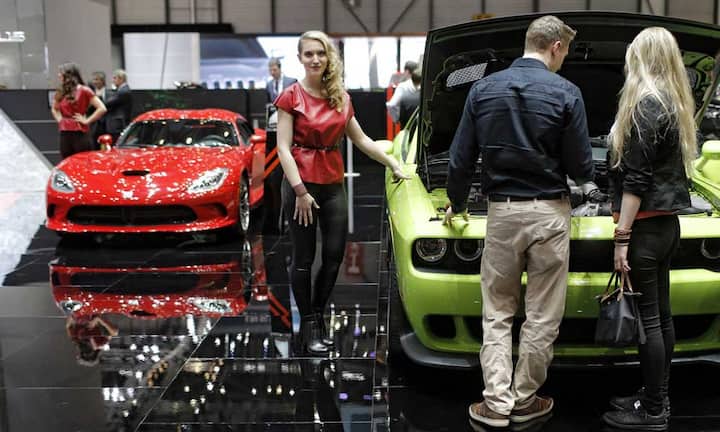 Dodge Viper GTS
Der Dodge Viper ist ein Sportwagen des amerikanischen Herstellers Chrysler Group LLC, der seit 1992 hergestellt wird. Die Viper ist derzeit Chryslers leistungsstärkstes Modell.