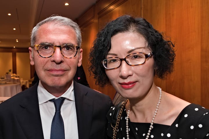 Robert L. Rom, Rechtsanwalt;Sarah Michael, Managing Director, Global Ultra High Net Worth, UBS AG