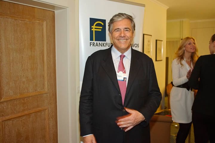 gutgelaunter Josef "Joe" Ackermann