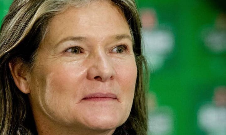 Rang 8: Charlene de Carvalho-HeinekenDank der Übernahme von SABMiller durch den Branchenprimus AB InBev arbeitet sich Heineken auf den zweiten Platz in der Bierwelt vor. Auch sonst war 2016 ein gutes Jahr für den Bierbrauer – das Premiumbier dürfte die 30-Millionen-Hektoliter-Marke knacken – und die Frau hinter dem Bier: Charlene de Carvalho-Heinekens Vermögen legte neu auf 11 bis 12 Milliarden Franken zu.Keystone