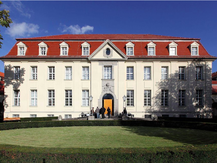 Platz 14  ESCP Europe (Berlin, London, Madrid, Paris, Turin und Warschau): 65'526 Euro