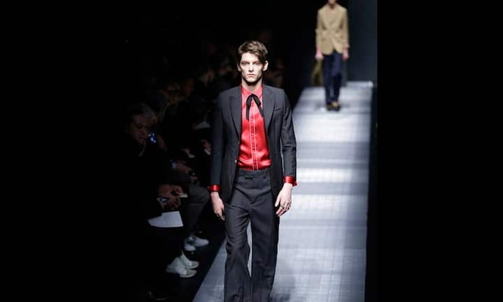 Beim Anzug ersetzt die Schleife den Schlips.