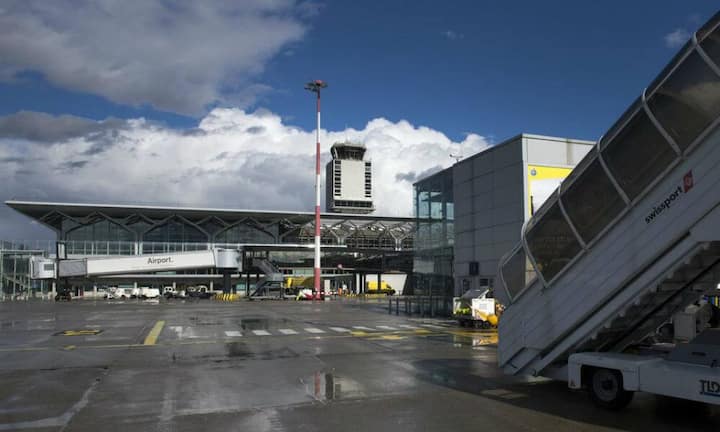 Am Euroairport Basel werden dieses Jahr während der Art Basel mehr als 500 Privatflüge erwartet. 484 waren es allein in den ersten vier Messetagen. Das ist rund fünfmal so viel wie in einer normalen Woche.