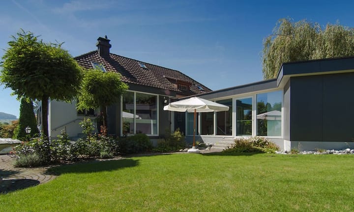 5,5 Zimmer verteilen sich auf 137 Quadratmetern Wohnfläche.