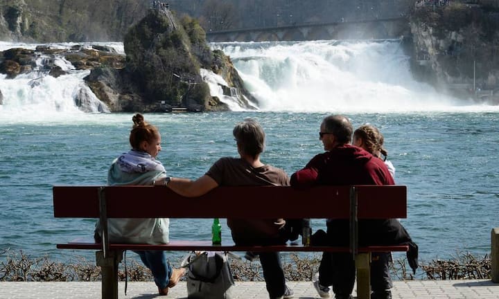 Kanton SchaffhausenAnzahl Selbstanzeigen 2016: 74 (65 im Jahr 2015)Steuereinnahmen 2016: 900'000 Franken (2015: 1,2 Millionen Franken)