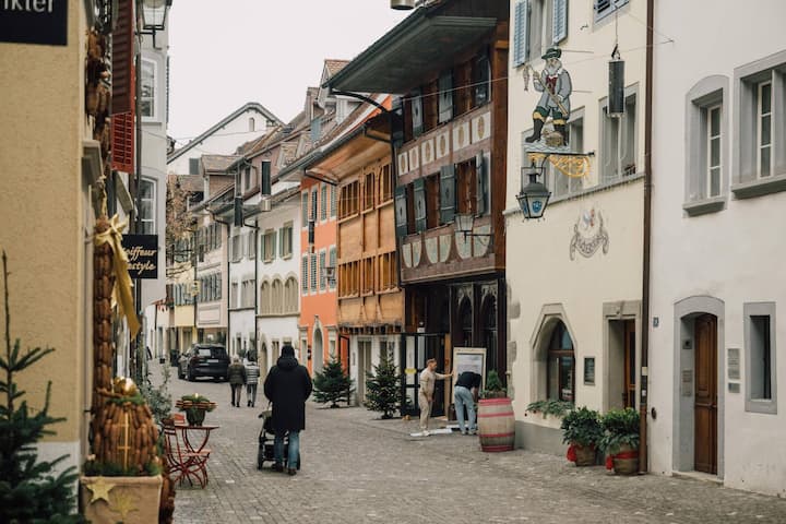 Zu Hause, wo andere Ferien machen. Die gut erhaltene Zuger Altstadt ist ein Hingucker.