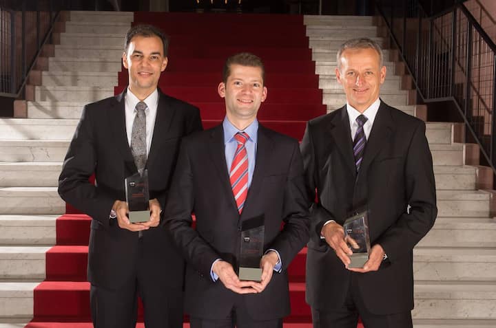 Die drei CFOs of the Year 2013: Kategorie SPI: Daniel Schmucki, Flughafen Zürich; Kategorie SMI: Dominik de Daniel, adecco; Kategorie CFO Forum: Roger Willi, Kistler Group