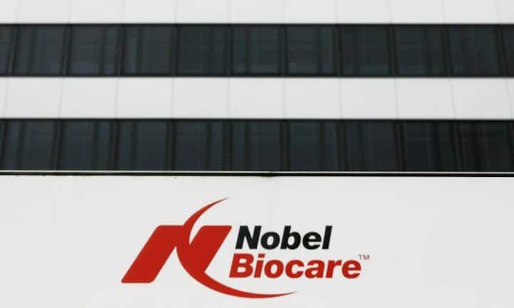 Der Hersteller von Zahnimplantaten Nobel Biocare wird amerikanisch: Seit Mitte November verfügt der Käufer Danaher über rund 78 Prozent der kotierten Aktien des Schweizer Unternehmens. Das Angebot von zwei Milliarden Franken war teils als zu niedrig bewertet worden.Keystone