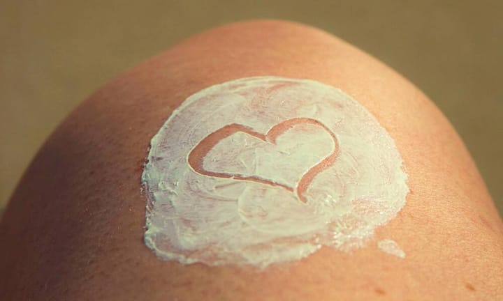 Für eine Anti Aging Crème (50ml) bezahlt man mit knapp 81 Euro in Peru am meisten. In Südafrika dagegen kostet eine solche gerade mal 20 Euro. Die Schweiz landet in dieser Kategorie auf Platz dreizehn. In Luxemburg, Australien und Irland ist das Wundermittel nämlich noch wertvoller. Pixabay