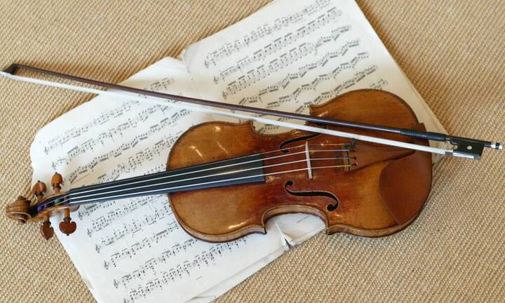 StreichinstrumenteMusikinstrumente eignen sich nicht nur zum Musizieren, sie können auch als Wertanlage dienen. Vor allem Streichinstrumente stechen hierbei hervor. Besonders Geigen von Antonio Stradivari sind sehr begehrt.