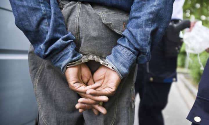 Kurz und prägnant ist die Vorlage zur «Schutzhaft». Die Volksinitiative lautete: «Der Bund hat die Pflicht, Schweizerbürger, die die innere Sicherheit des Landes gefährden, unverzüglich in Schutzhaft zu nehmen.» Am 18. Februar 1923 scheiterte dieses Begehren an der Urne mit einem Anteil von 89 Prozent Nein-Stimmen.