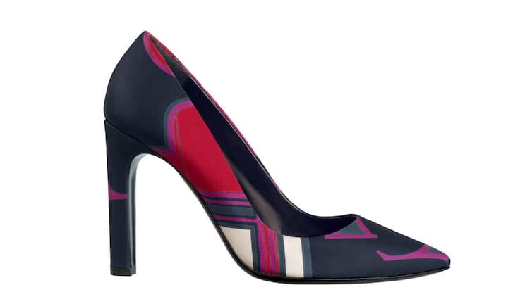 Bunt: Hermès Dank bedruckter Hermès-Seide sind diese Pumps ein Blickfang. Sie kommen am Besten zur Geltung in Kombination mit einem schlichten Outfit. Preis 810 Franken