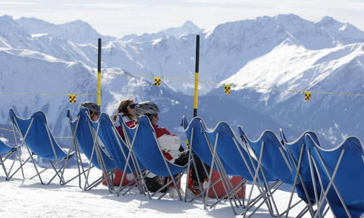 Skisportler in Laax: In Graubünden verzeichneten die Hotels nur 8'800 mehr Übernachtungen. Das ist ein Plus von 0,3 Prozent. Keysone
