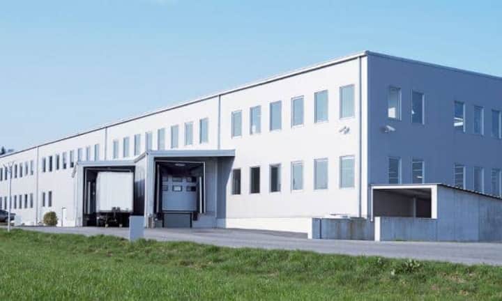 Die Fraubrunnen AG, eine Berner Traditions-Möbelfabrik mit über 100-jähriger Firmengeschichte, schliesst Ende März ihre Tore. 55 Stellen gehen verloren.