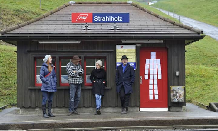 Dank Eliane Tschudi, die seit September als Social-Media-Managerin bei den SBB amtet, schafft es die Bundesbahn auf Platz 6.