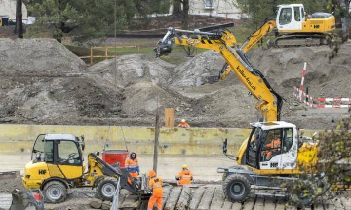Platz 6: Bauprojektleiter 
Karriere auf dem Bau? Als Projektleiter! 1451 Stellen waren jeweils Mitte Monat offen.
