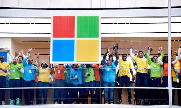 Rang 7: MicrosoftNachdem der US-Softwarekonzern zuletzt nicht mehr in den Top Ten präsent war, schafft es das Unternehmen in der Rangliste für 2016 auf Rang sieben.