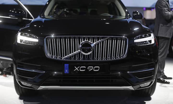 Volvo XC90
Der Volvo XC90 ist ein SUV des schwedischen Automobilherstellers Volvo. Er stellt zudem den ersten Wagen dieser Fahrzeugkategorie des Herstellers dar und gilt als Zugpferd der Neuausrichtung.