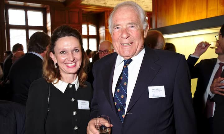 Karin Kofler, Wirtschaftsredaktorin, Sonntagszeitung;
Egon P.S. Zehnder