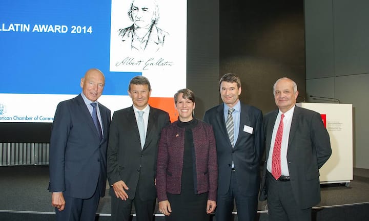 Peter Brabeck-Letmathe, VRP Nestlé, Patrick Firmenich, Preisträger Gallatin Award; Suzi LeVine, Botschafterin der USA in der Schweiz; Dominique Graz, Group Vice President & CEO, Firmenich; Martin Naville, CEO, Swiss-American Chamber of Commerce Bilder: Markus Senn