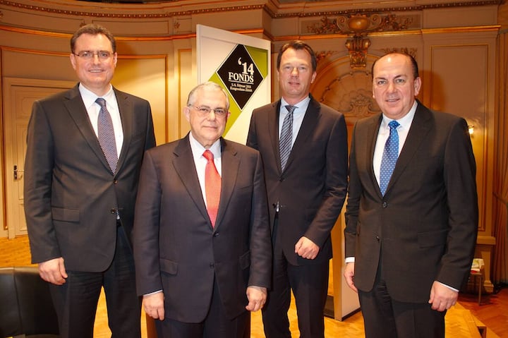 Ein amtierender und zwei ehemalige Zentralbanker am Roundtable von Bilanz-Chefredaktor Dirk Schütz zum Thema "Wege aus der Schuldenkrise"; Thomas J. Jordan, Präsident des Direktoriums der Schweizerischen Nationalbank; Lucas Papademos, ehemaliger griechischer Premierminister und Ex-Vizepräsident der Europäischen Zentralbank; Dirk Schütz, Chefredaktor Bilanz; Axel A. Weber, VR-Präsident UBS AG Markus Senn